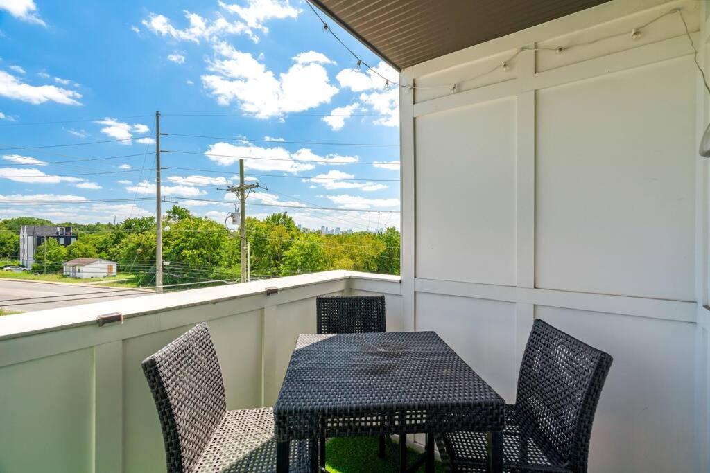 King Bed, Balcony, Covered Patio & Firepit! 8 Minutes From Broadway Nashville Bagian luar foto