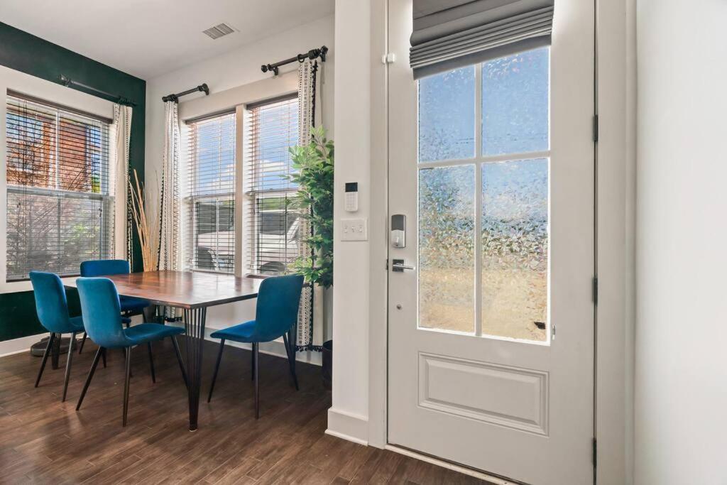 King Bed, Balcony, Covered Patio & Firepit! 8 Minutes From Broadway Nashville Bagian luar foto