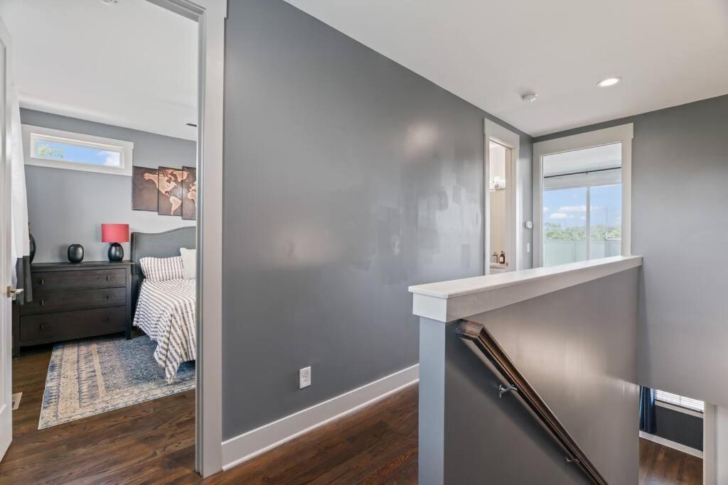 King Bed, Balcony, Covered Patio & Firepit! 8 Minutes From Broadway Nashville Bagian luar foto